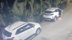 घरासमोर उभी कार क्षणात गायब; शहरात हायटेक चोरट्यांचे पोलिसांना खुले आव्हान