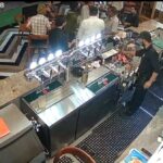 हॉटेलमध्ये दारूचे बिल टाळण्यासाठी दादागिरी; तलवार काढून दहशत, गुन्हा दाखल