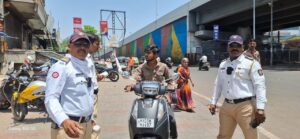 राँग साईडवर गाडी चालवणाऱ्यांना चाप; शहरात पोलिसांची विशेष मोहीम, शेकडो वाहनचालकांवर कारवाई