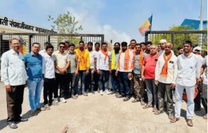 कचऱ्याच्या ढिगातून सतत निघणाऱ्या धुराने पडेगावकर त्रस्त; आग विझवण्यात अपयशी ठरलेल्या मनपाविरोधात आंदोलन